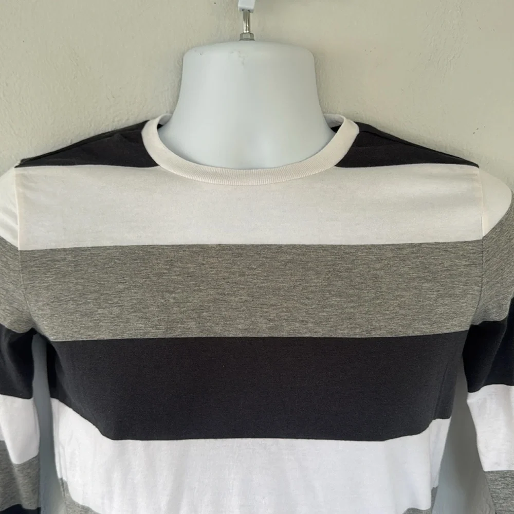 Old Navy boys black gray stripe long sleeve cotton tee size large